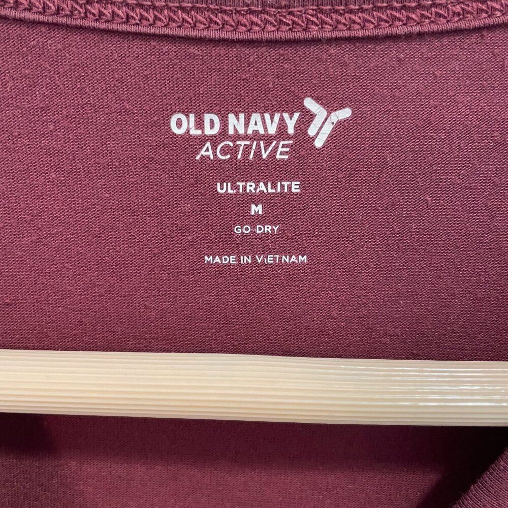2- Old Navy Active tank tops, Ultra light cropped, Go Dry, size medium - Picture 5 of 5
